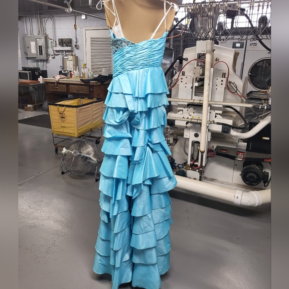 Tony Bowls Prom Dress - Picture 2 of 3